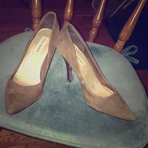 Steve Madden Brown Suede 3” Heels!